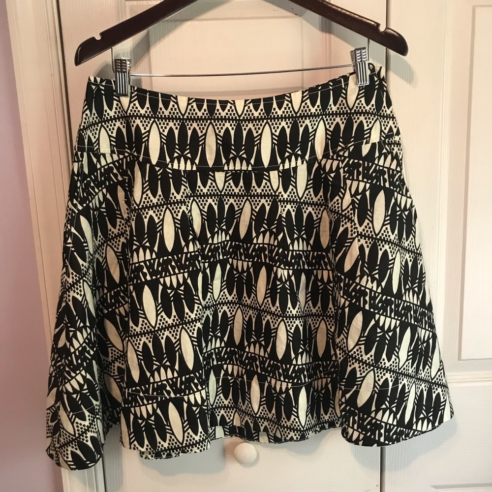 H&M Flare Mini Skirt Size 10 Linen Black White
